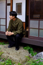 画像をギャラリービューアに読み込む, KAMIKOCHI ショート丈 バンドカラー 袖リブ 綿麻ウール (EDEN GREEN)