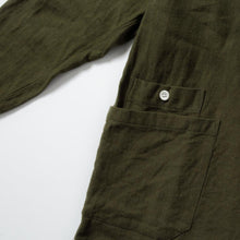 画像をギャラリービューアに読み込む, KAMIKOCHI ショート丈 バンドカラー 袖リブ 綿麻ウール (EDEN GREEN)