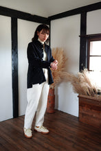 画像をギャラリービューアに読み込む, KAMIKOCHI  ショート丈 レギュラーカラー 袖リブ 綿麻ウール（BLACK）
